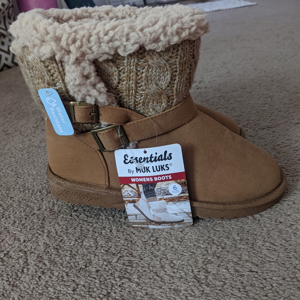 Boots - Picture 2 of 5